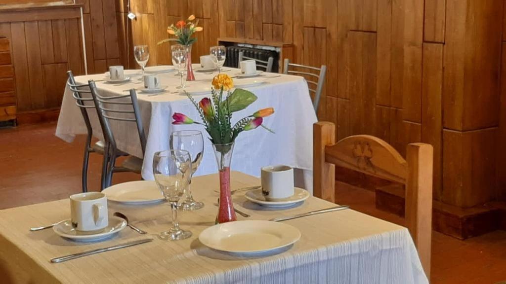 Alojamiento Curru Leuvu Bariloche Hotel Ngoại thất bức ảnh