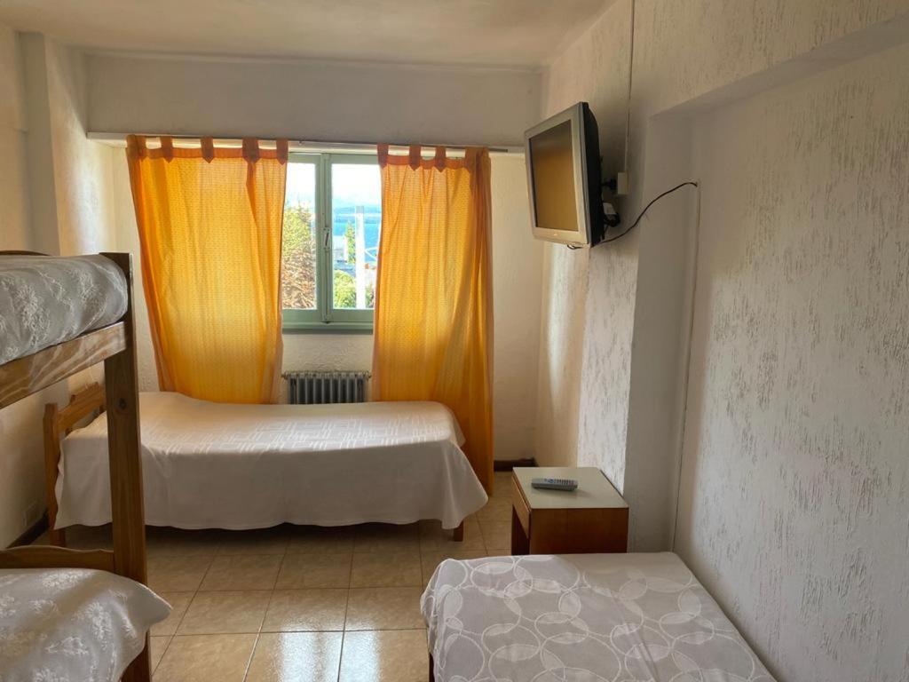 Alojamiento Curru Leuvu Bariloche Hotel Ngoại thất bức ảnh