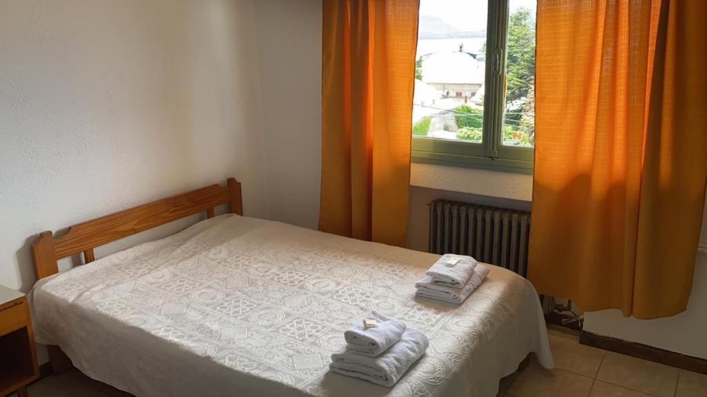 Alojamiento Curru Leuvu Bariloche Hotel Ngoại thất bức ảnh